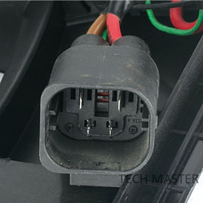 Охлаждающие вентиляторы радиатора частей автомобиля новые для охлаждающего вентилятора двигателя отсека управления W204 A2045000193 400W